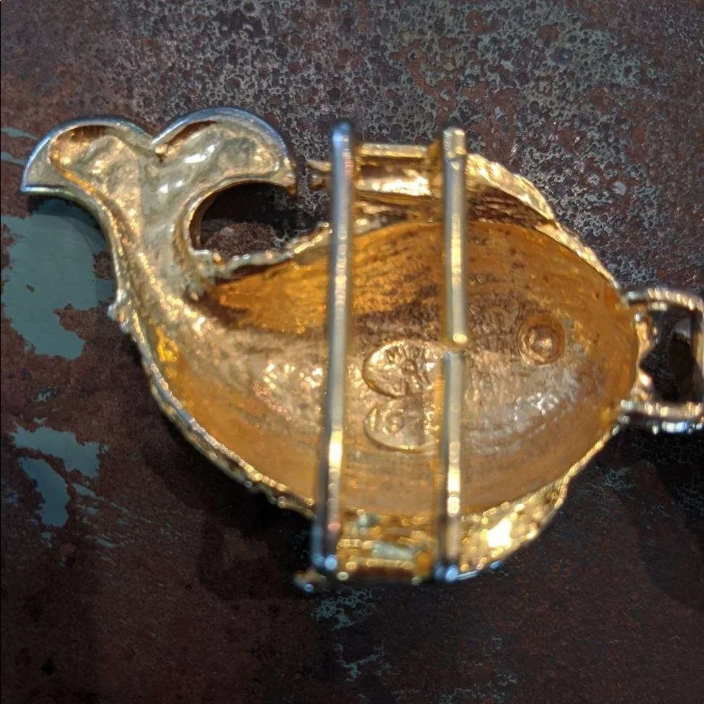 Mimi di N Design vintage kissing fish belt buckle